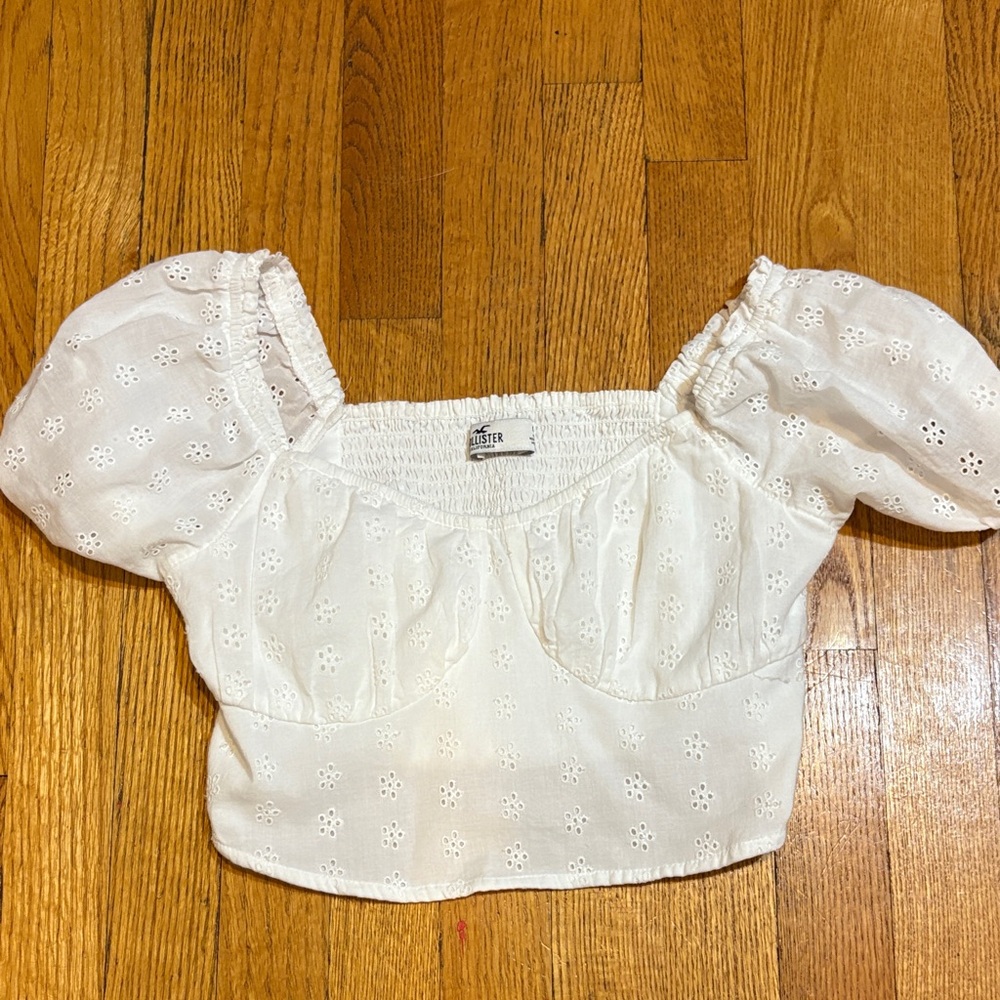 Hollister White Eyelet Puff Sleeve Crop Top